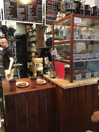 The frog's crown bakery